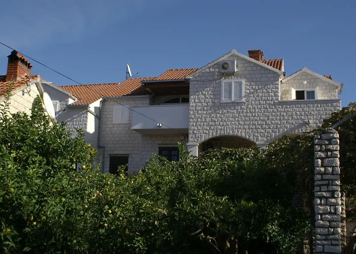 Apartment With Parking Space Supetar, Brac - 2956 *