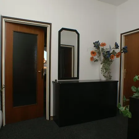 公寓 With Parking Space Supetar, Brac - 2956